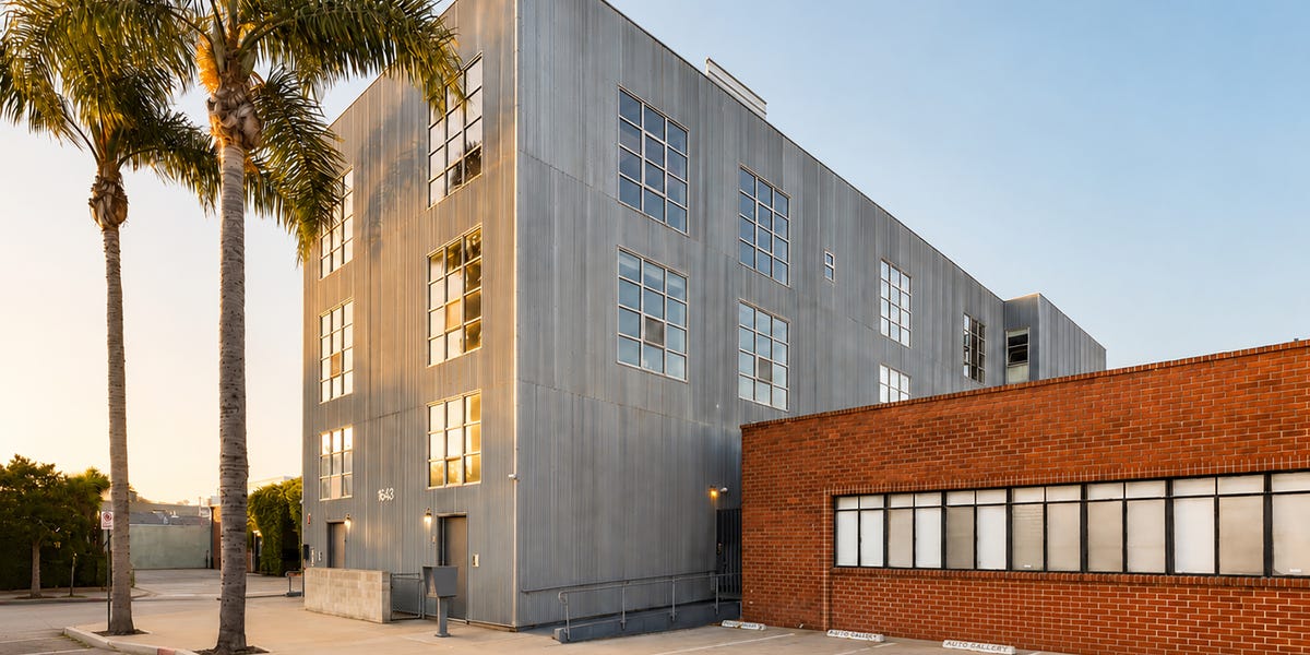 A Frank Gehry–Designed LA Loft Lists for $2.4 Million—Plus 4 More Luxury Homes for Sale