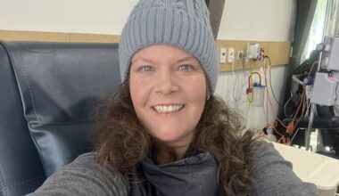 Mum-of-three diagnosed with two separate cancers within weeks