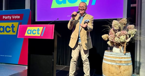 ACT candidate Paul Henry tells electorate to vote for a National MP