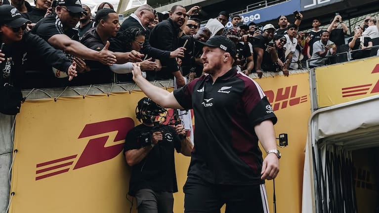 All Blacks prop Fletcher Newell is welcomed to DHL Stadium in Cape Town by local All Blacks fans.