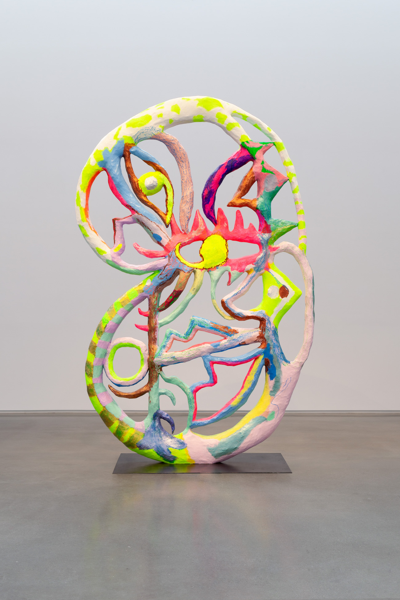 Bianca Beck. Each star a sun / Neon white, 2026. Papier-mâche, wood, steel wire, acrylic and oil paint, steel. 116 x 54 x 36 inches. Courtesy of the artist, Uffner & Liu, and the Center for Maine Contemporary Art. (Photo: Art Index)