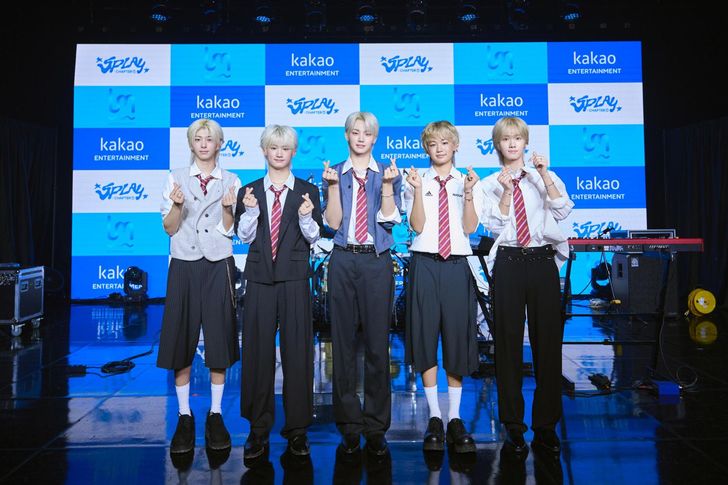 Rock band Splayit poses ahead of the release of its debut album 'SPLAY : CHAPTER 01' at Ilchi Art Hall in Seoul's Gangnam District, Thursday. Courtesy of LM, Kakao Entertainment