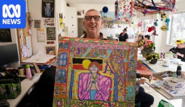 Hands On Studio celebrates 30 years as artist hopes Julia Gillard portrait will hang in parliament
