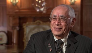 Two of Māoridom's great creatives recognised as living artistic icons