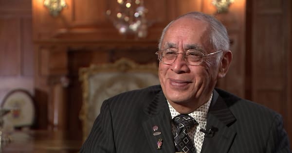 Two of Māoridom's great creatives recognised as living artistic icons