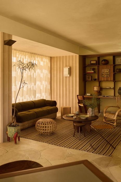 Newport Apartment by Mima Architects