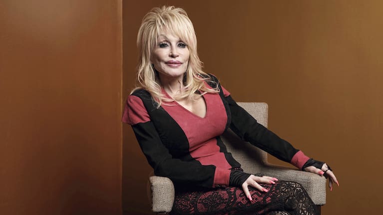 Dolly Parton poses at the Carnegie Medal of Philanthropy Ceremony in New York in 2022.