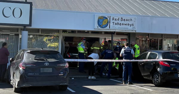 Car hits shop in Auckland's Red Beach