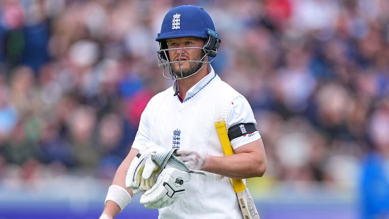England's Ben Duckett leaves the pitch after losing his wicket during the first day of the test match between England and New Zealand at Lord's cricket ground in London, Thursday, June 4, 2026.