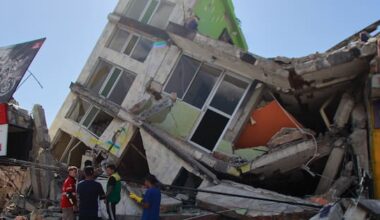 Magnitude 7.4 quake hits western Colombia, killing at least 111