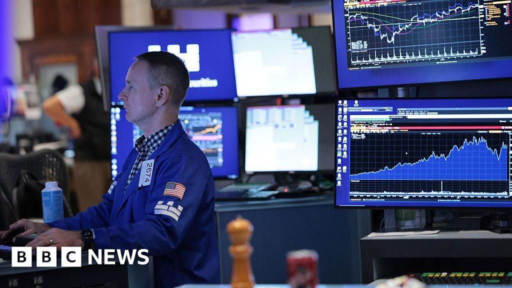 US debt has hit $40tn – Will that be a wake-up call? - BBC