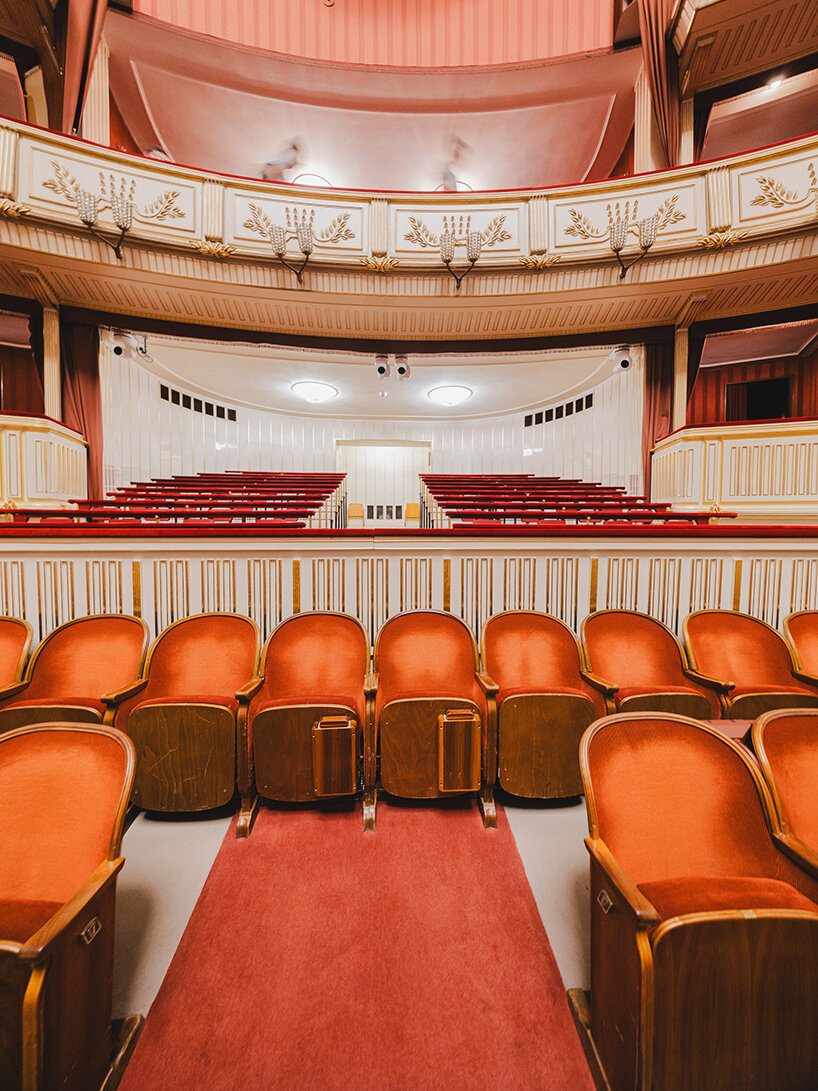franck bohbot captures the vienna state opera before the curtain rises - 4
