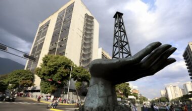 ‘The time is now’: Investors gear up to enter Venezuela despite enormous risks