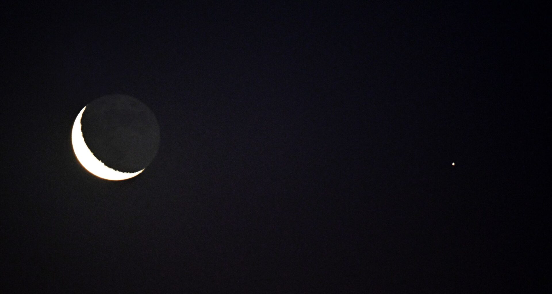 Don't miss the crescent moon shine close to the red light of mars before dawn on Aug. 9