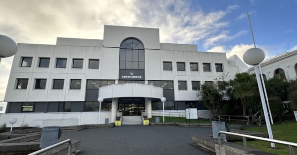 Man accused of smashing hospital clinic windows
