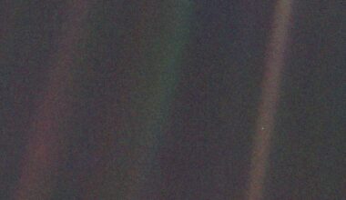 The Pale Blue Dot: Earth photographed by Voyager 1 from six billion kilometers away in 1990. Everything we are is in that single point of light. Credit: NASA/JPL-Caltech (public domain).