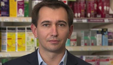 Politicians weigh in after revelations of Health NZ hiring crackdown