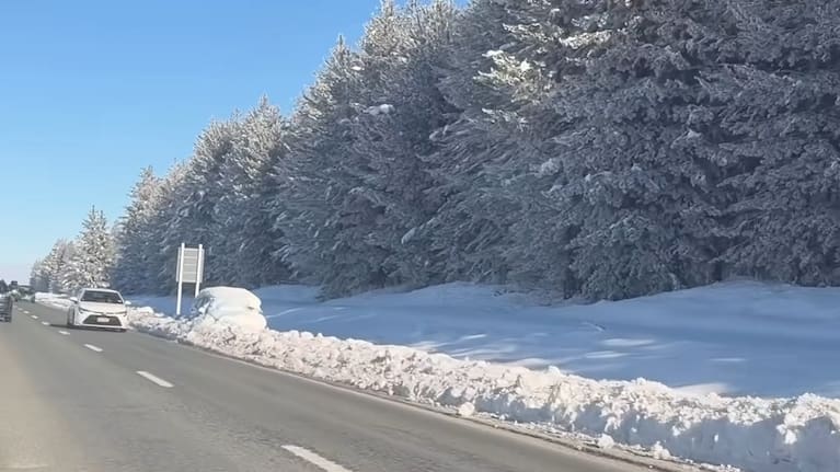 Heavy snow is expected to close roads in inland Canterbury and Otago.