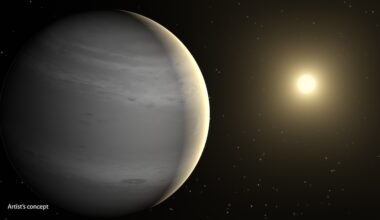 Life in helium atmospheres: Gray planet with whitish bands in its atmosphere and its sun in the distance.