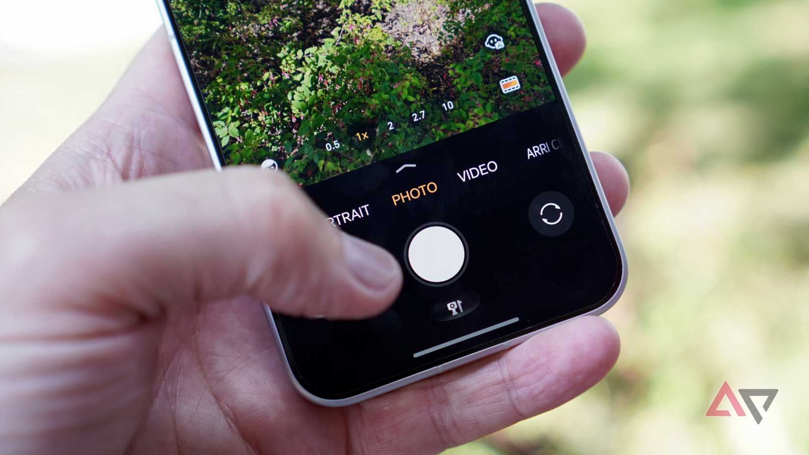 The button to open the Honor Robot Phone's camera