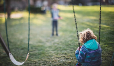 6 Signs You Were Raised By Narcissistic Parents, According To A Therapist