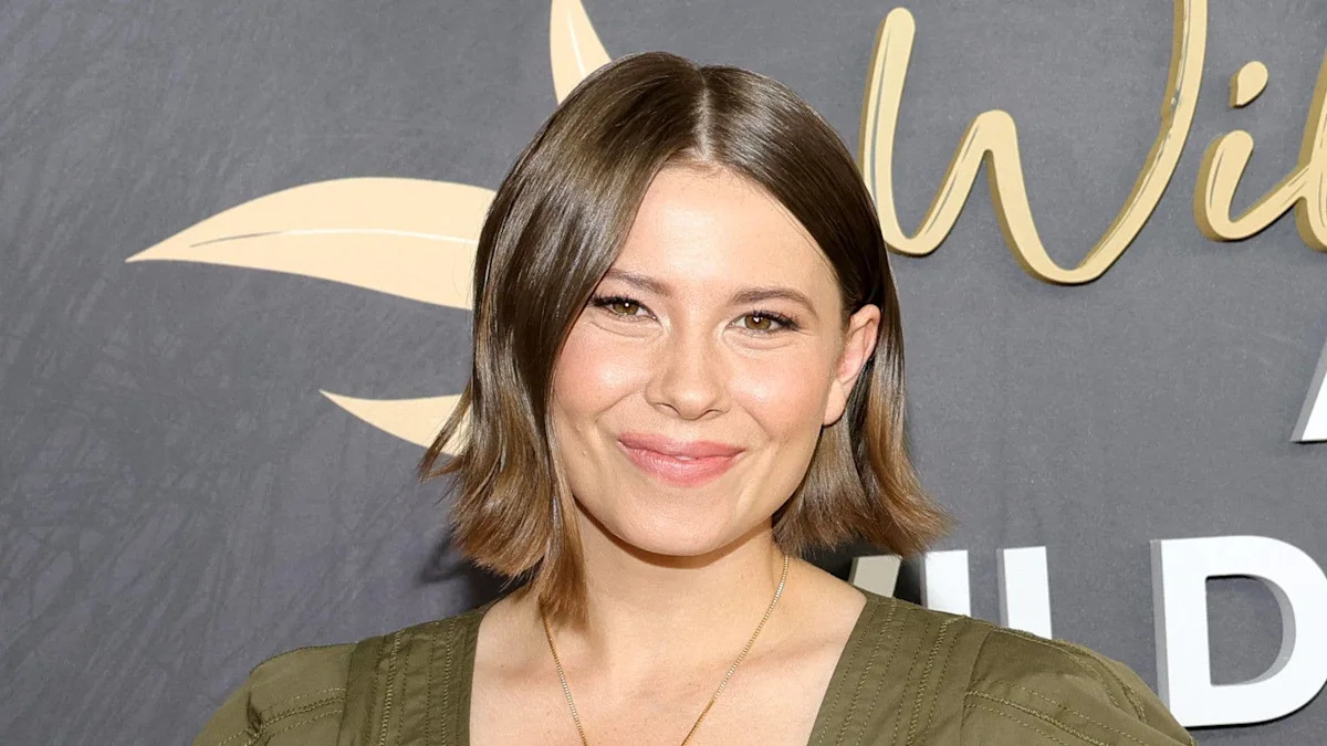Fans are all saying the same thing about Bindi Irwin's new family photo