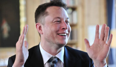 TSLA Stock Eyes Weekly Comeback As Elon Musk Touts Terafab’s Colossal Scale — Analyst Flags A Big Intel Question Mark
