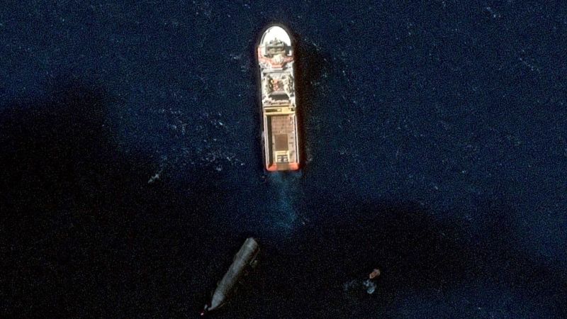 Satellite images capture race to recover Starship in the ocean
