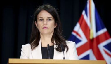 Govt announces shakeup of how Parent Resident Visas are approved