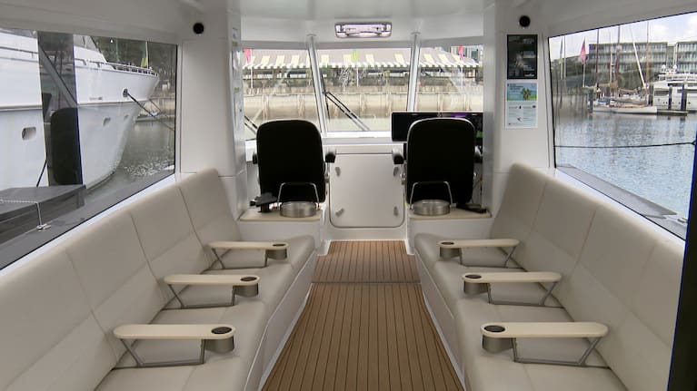 Inside Vessev's VS-9.