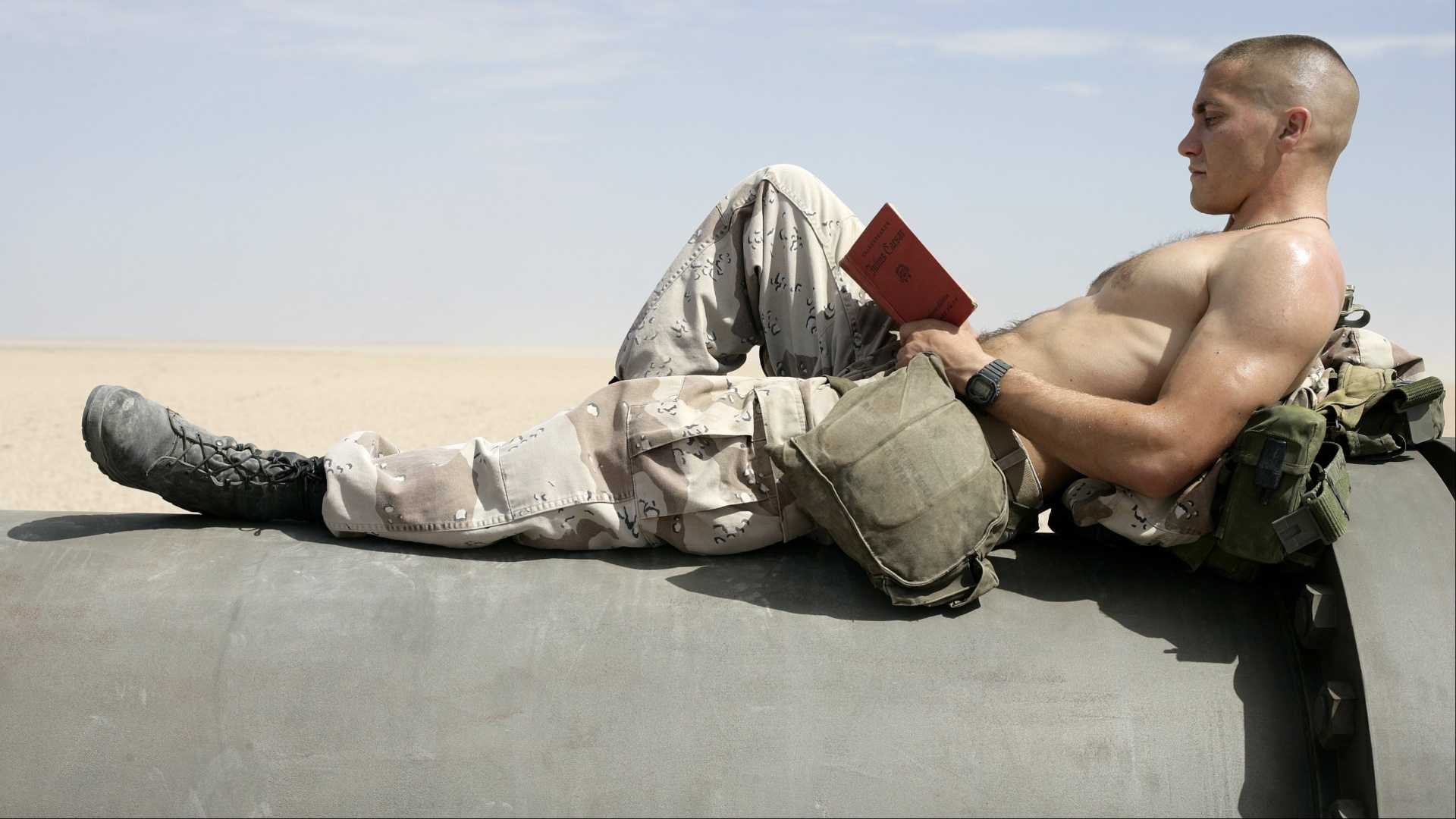 Jake Gyllenhaal in a scene from Jarhead
