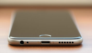 Why Did Apple Remove The Home Button From iPhones?