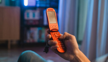 Flip Phones Are Making A Comeback – And Gen Z Is Leading The Charge