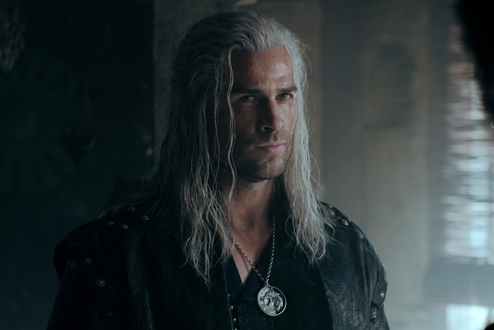 liam-hemsworth-the-witcher-season-4 Liam Hemsworth stars in The Witcher season 4; this is a close-up shot of the actor in full costume as Geralt of Rivia