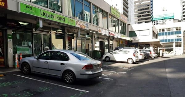 Auckland CBD bottle shop ordered to shut down