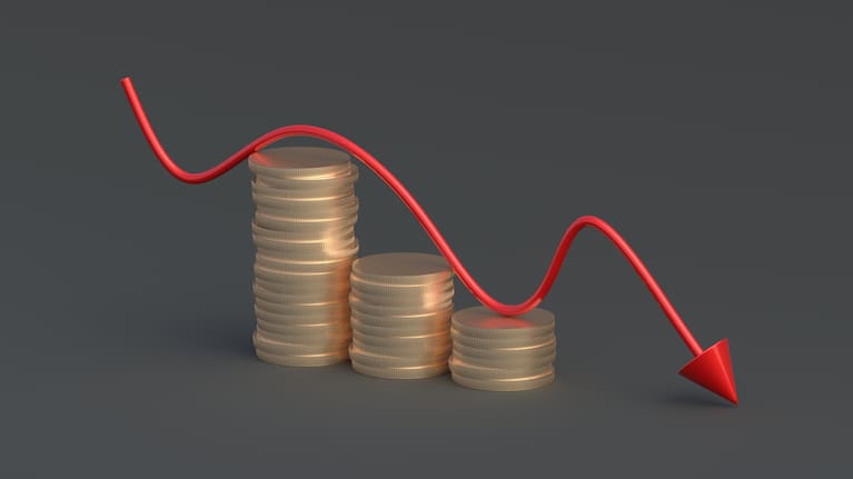 NZ's salary and wage rates grew by half the rate of inflation last year.