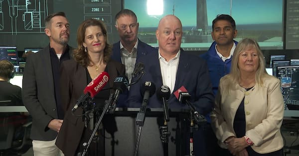 National plans to ease student loan repayments for grads who stay in NZ