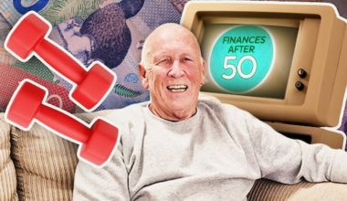 'Use it or lose it': Retirement home resident on running a business, keeping fit