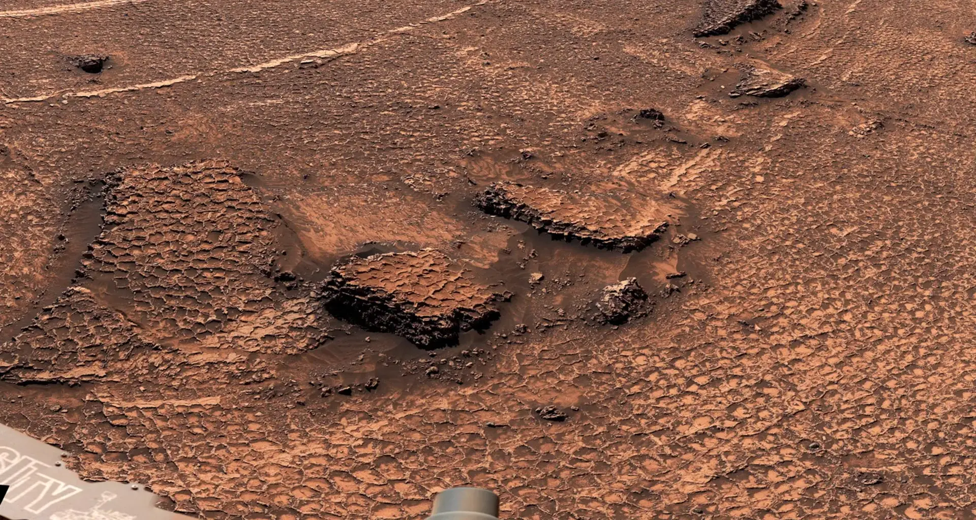 NASA’s Curiosity rover finds a mysterious honeycomb landscape on Mars