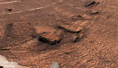 NASA’s Curiosity rover finds a mysterious honeycomb landscape on Mars