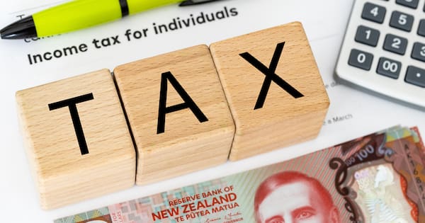 'Quick buck': Tax fraud scheme halted after rapid spread on social media