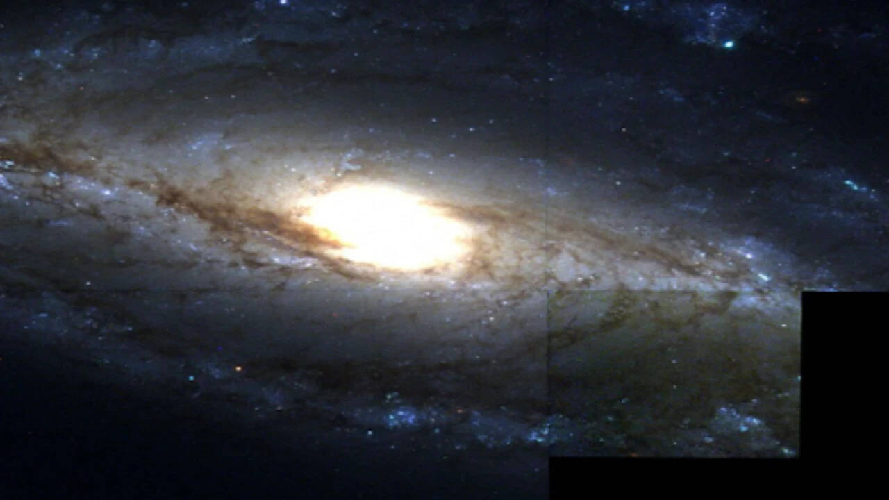 NGC 613 galaxy by Hubble space telescope. Image credits: Wikimedia Commons NGC 613 galaxy