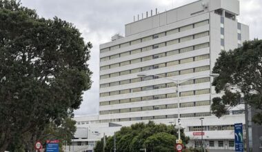 Nurses say North Shore ED 'feral', patients left in soiled beds