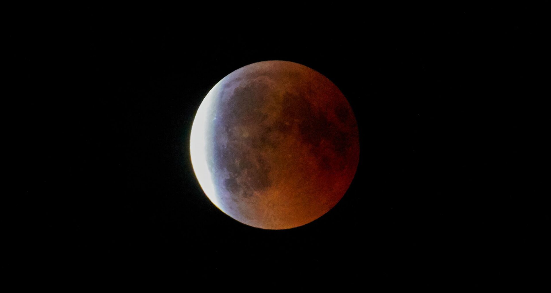 How to photograph this week's 96% 'blood moon' lunar eclipse on August 27-28
