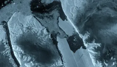 A Manhattan-sized ice island just broke free from Greenland
