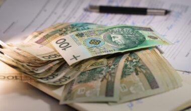 Polish household assets hit record 4 trillion zloty amid fastest growth in years