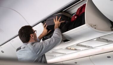 Jetstar passengers to pay to use overhead lockers, free under seats