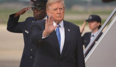 Trump says US has entered deal to control 65bn barrels of Venezuela oil reserves
