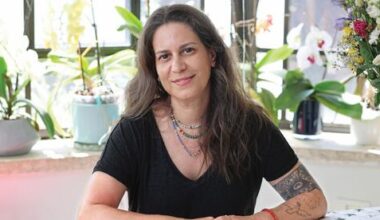 At 43 with five children, she began medical school in Spanish and became an anesthesi