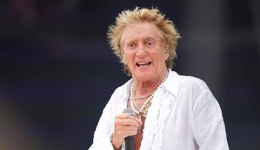 Sir Rod Stewart calls off tour dates after coronary stent procedure